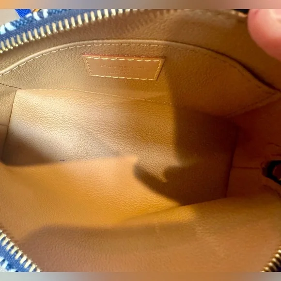 Sold x Louis Vuitton Limited edition Jacquard Since 1854 Cosmetic Pouch - Picture 9 of 12